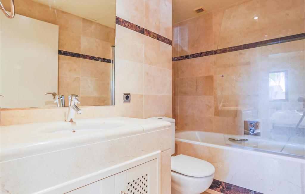 A bathroom at Lovely Apartment In Los Alcázares