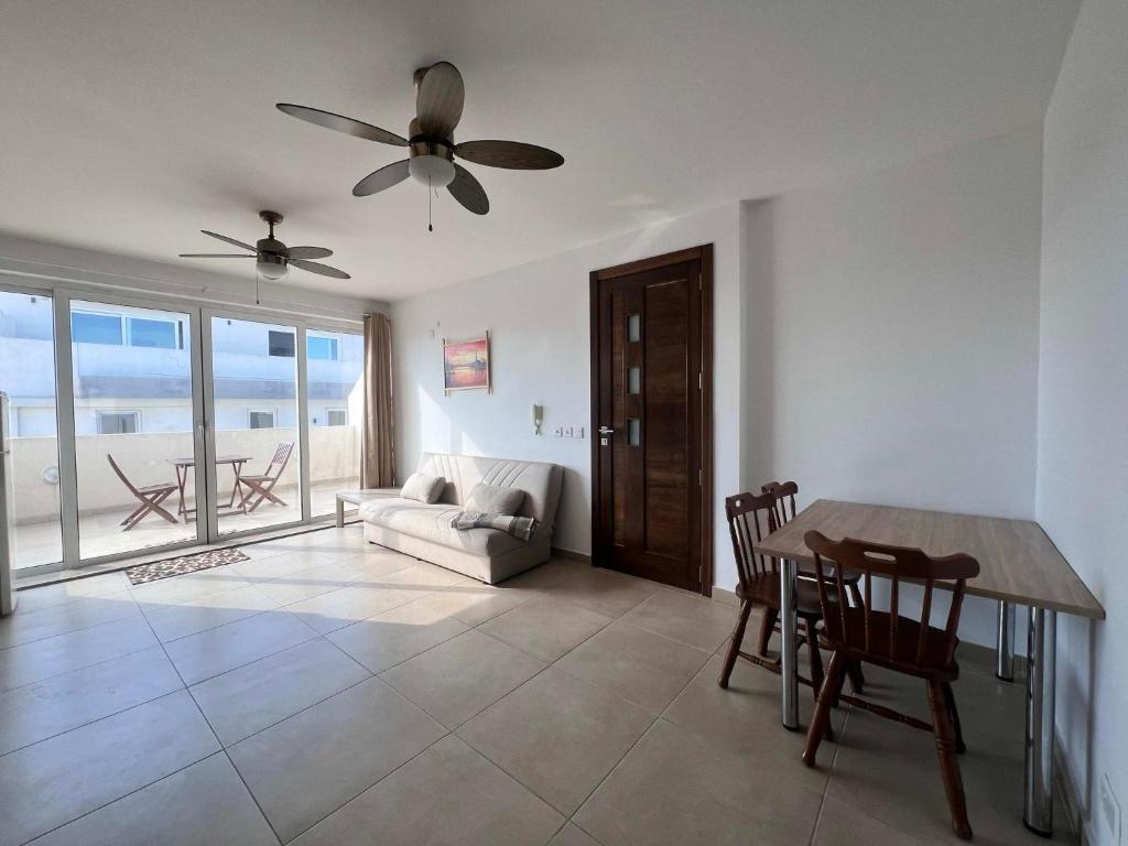 Χώρος καθιστικού στο Newly Listed Penthouse in Msida