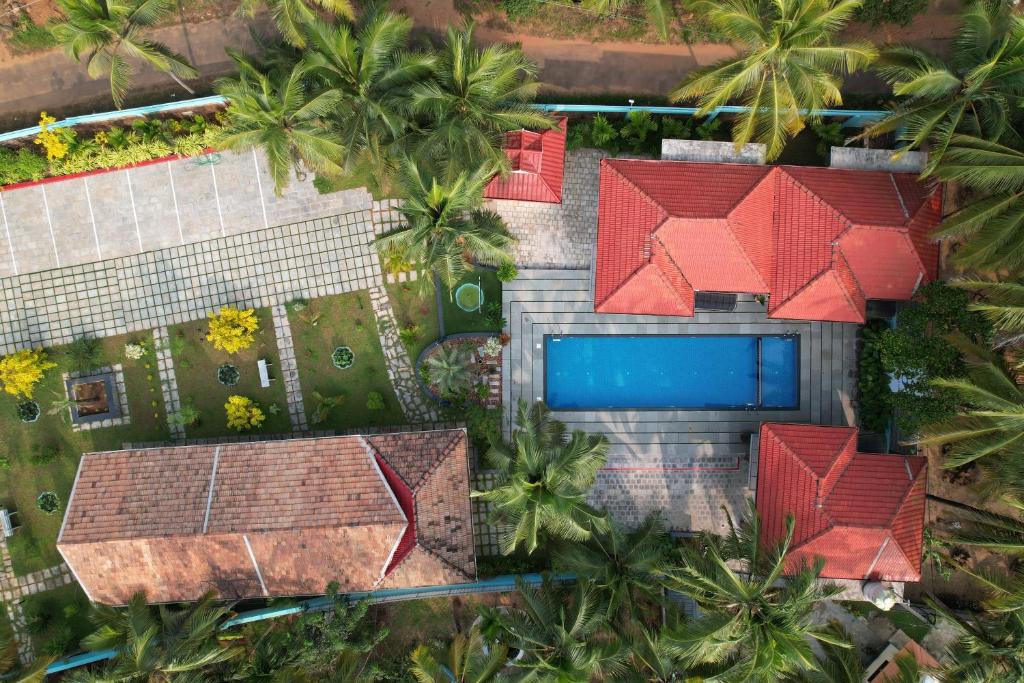 Bazén v ubytování Tropical Blue Resort nebo v jeho okolí