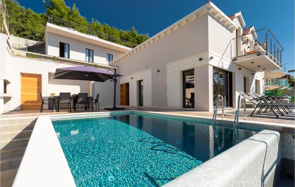 Lovely Home In Blato With Jacuzzi