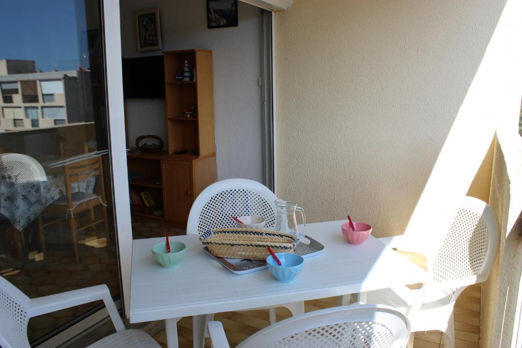 Μπαλκόνι ή βεράντα στο Entre le port et le secteur Maillol spacieux T3 tout confort - 6CAL503