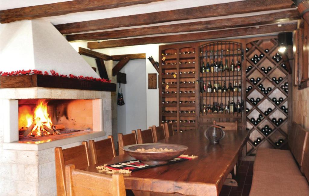 Posezení v ubytování Cozy Home In Makarska With Sauna