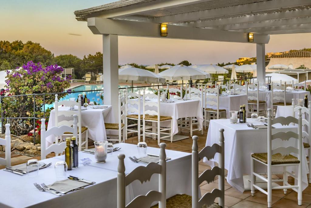 Restauracja lub miejsce do jedzenia w obiekcie Grand Hotel In Porto Cervo