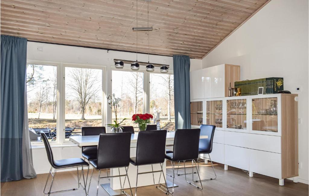 Lovely Home In Lekeryd With Sauna