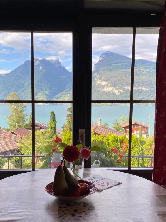 Herrlicher Blick auf Berge und See - Wohnung Mit Einem Schlafzimmer