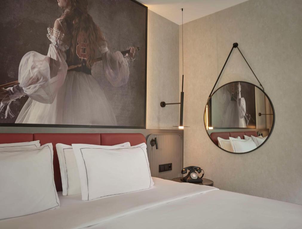 Radisson RED Berlin Kudamm - 2