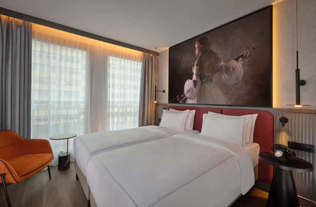 Radisson RED Berlin Kudamm - Resim 36