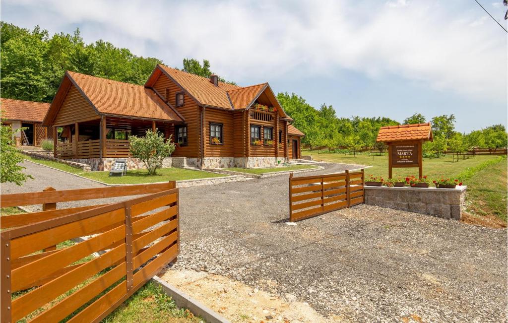Budova, v ktorej sa dovolenkový dom nachádza