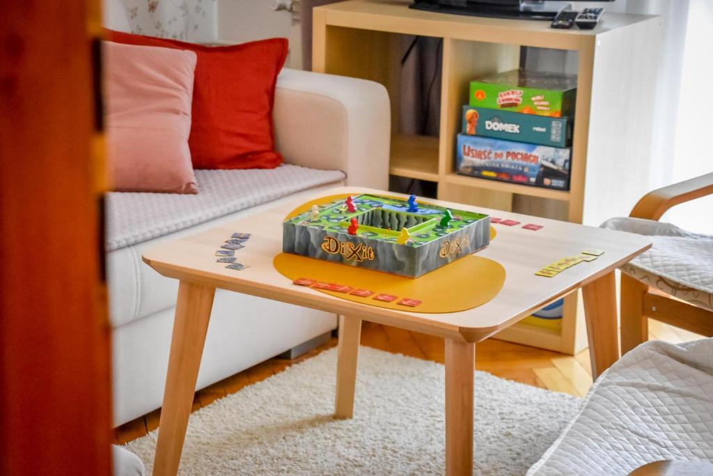 Posedenie v ubytovaní Apartament w Alejce