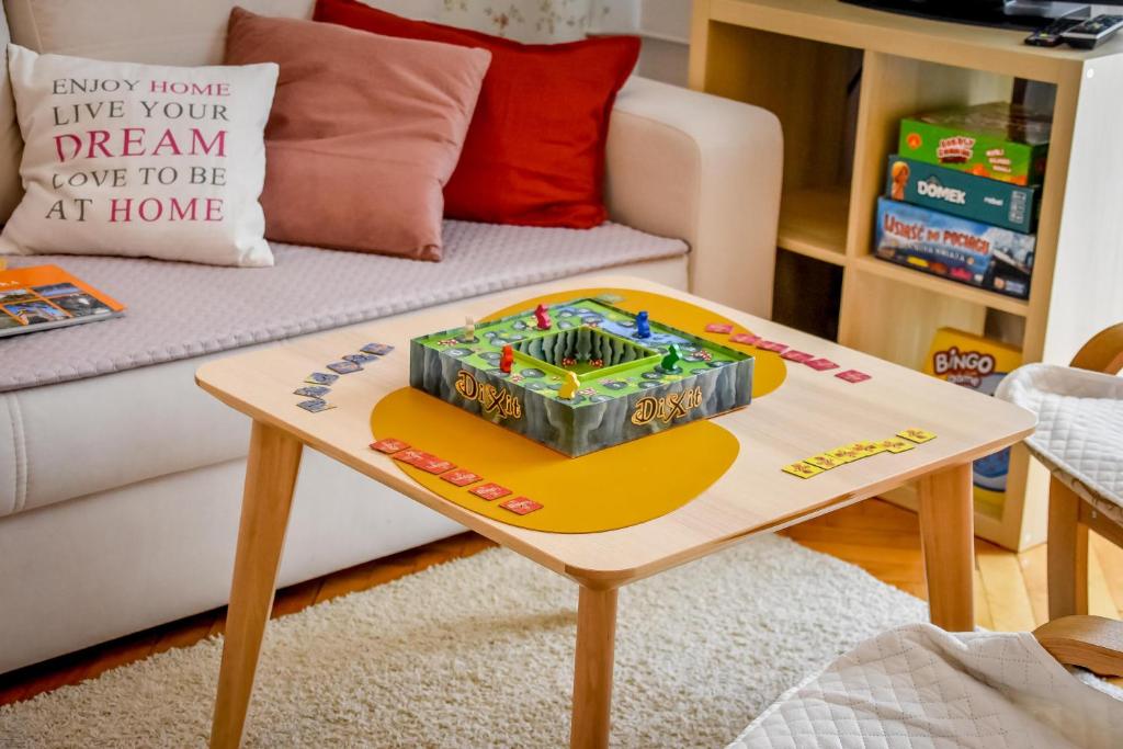 Posedenie v ubytovaní Apartament w Alejce