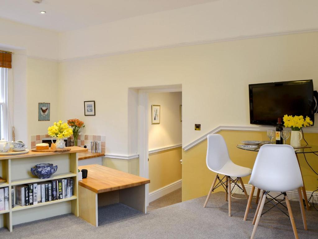 TV a/nebo společenská místnost v ubytování Garth Cottage