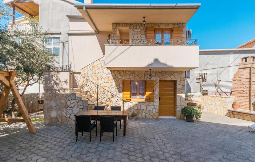 1 Bedroom Pet Friendly Home In Bibinje