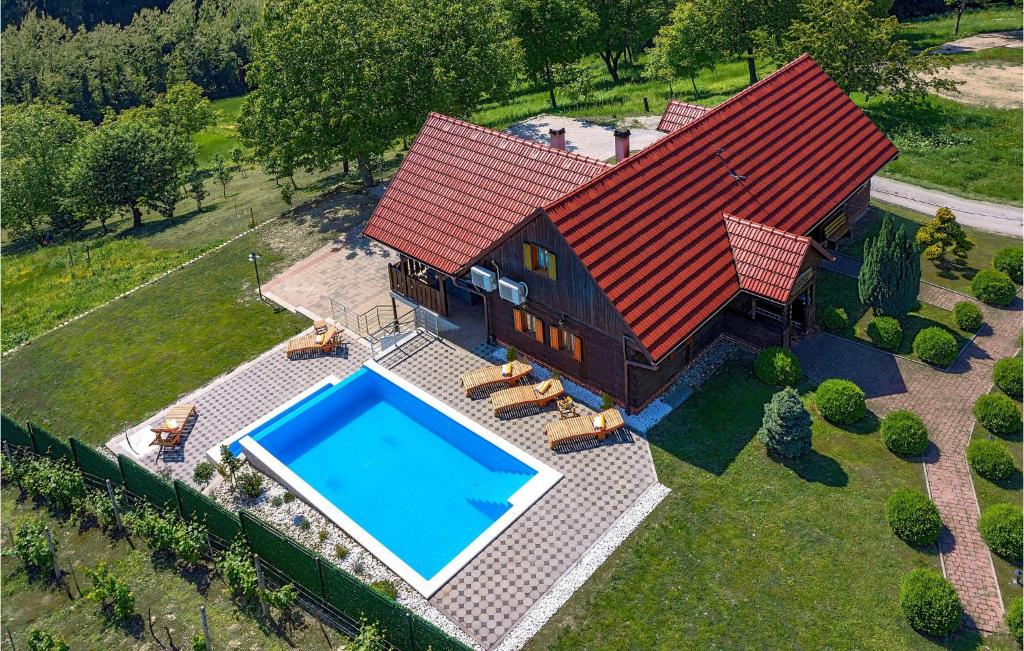 Bazén v ubytovaní Beautiful Home In Bedenica With Wifi alebo v jeho blízkosti