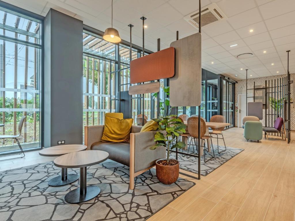 Posezení v ubytování B&B HOTEL Brest Porte de Gouesnou