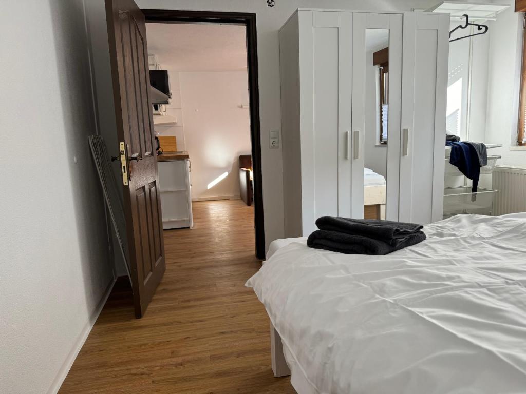 Postel nebo postele na pokoji v ubytování 2 Zimmer Apartment mit kostenlosem Parkplatz