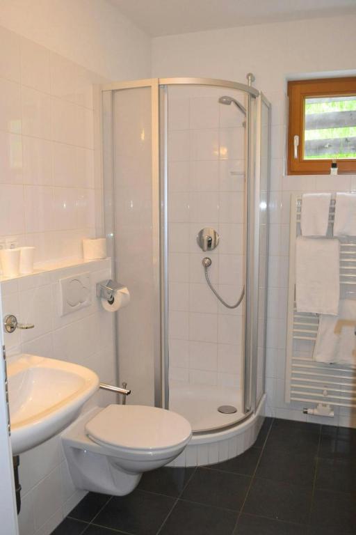 Kúpeľňa v ubytovaní Claudia 2 by SMR Rauris Apartments - inc Spa and near Gondola