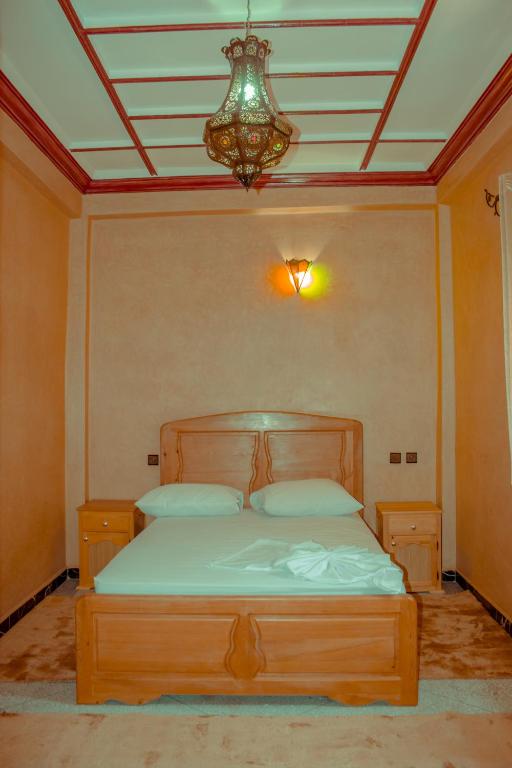 Postel nebo postele na pokoji v ubytování Riad Restaurant MARZOUK