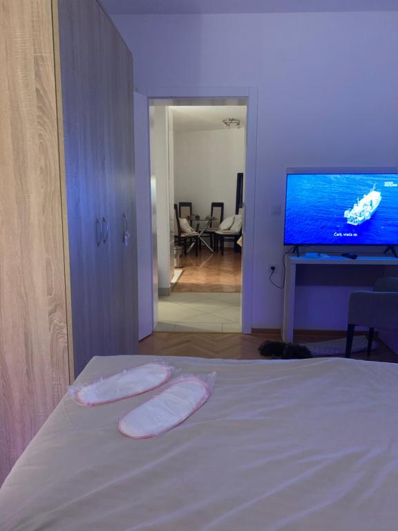 TV a/nebo společenská místnost v ubytování Petra Apartments