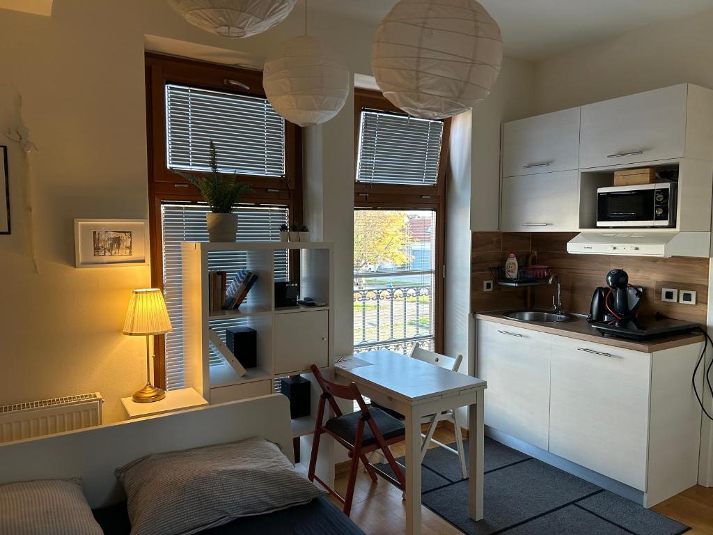 Mini Studio - Housity