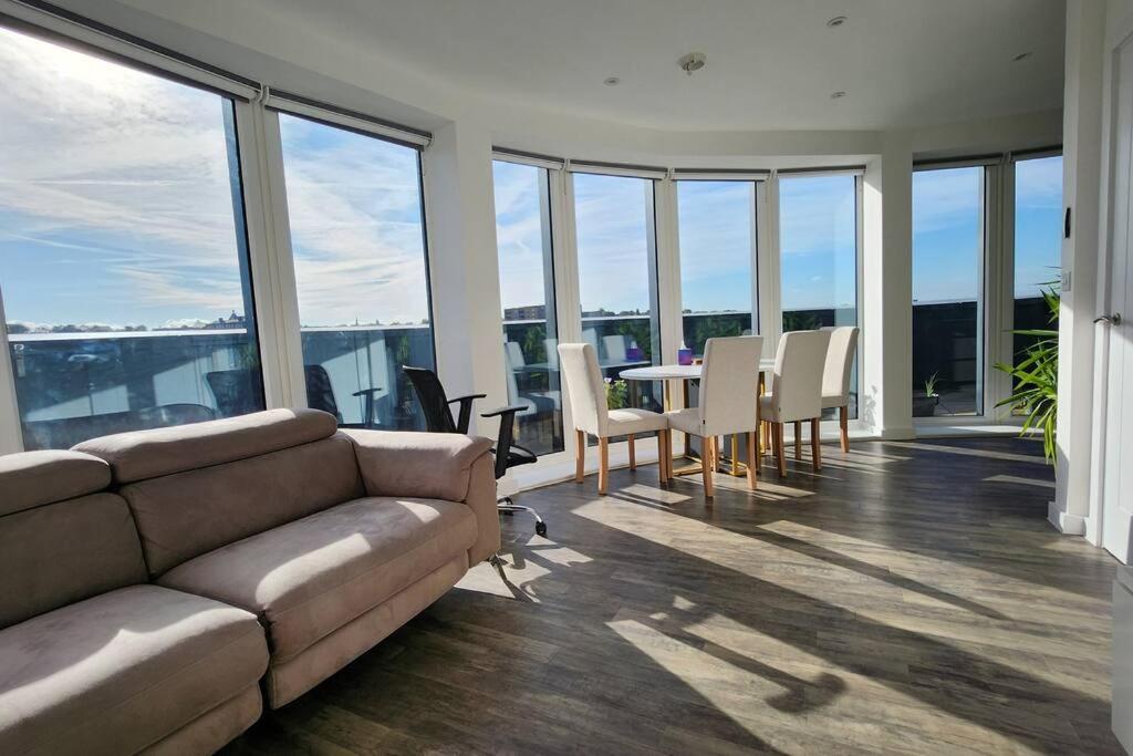Beautiful view of Penthouse Apartment Fantasy Features Central Locations