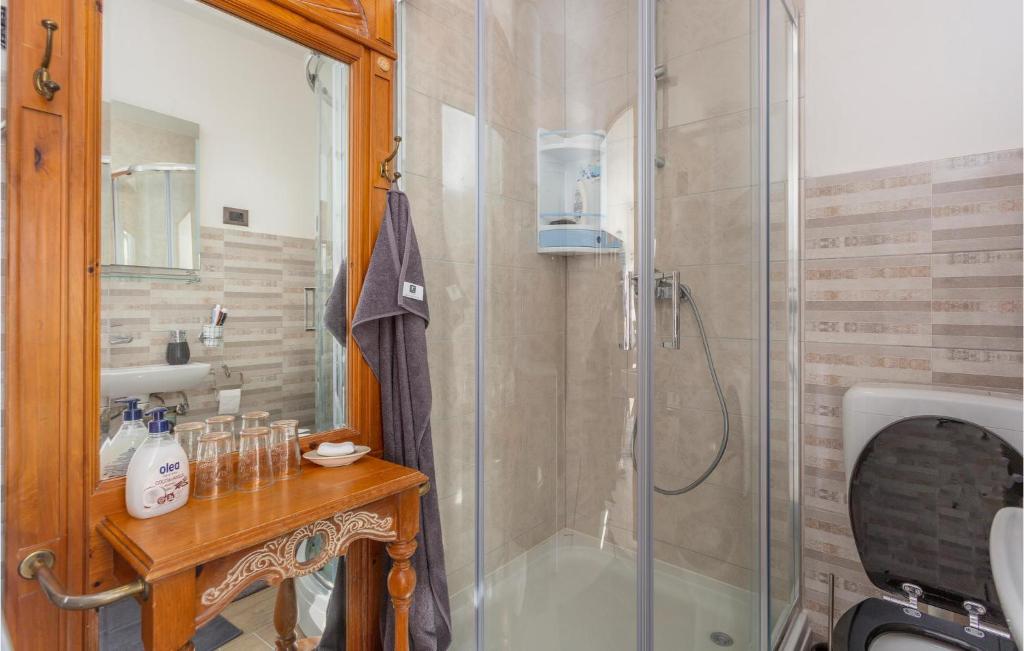 Kúpeľňa v ubytovaní Pet Friendly Home In Jadranovo