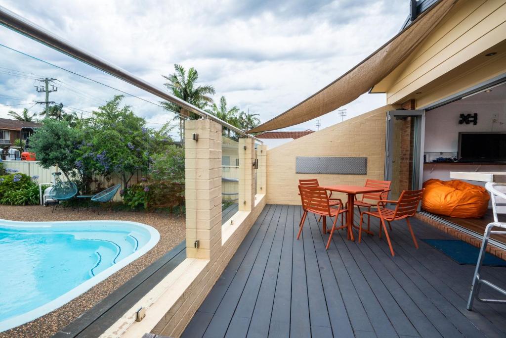 Бассейн в Pool and Spa on the Lakefront - Main House или поблизости