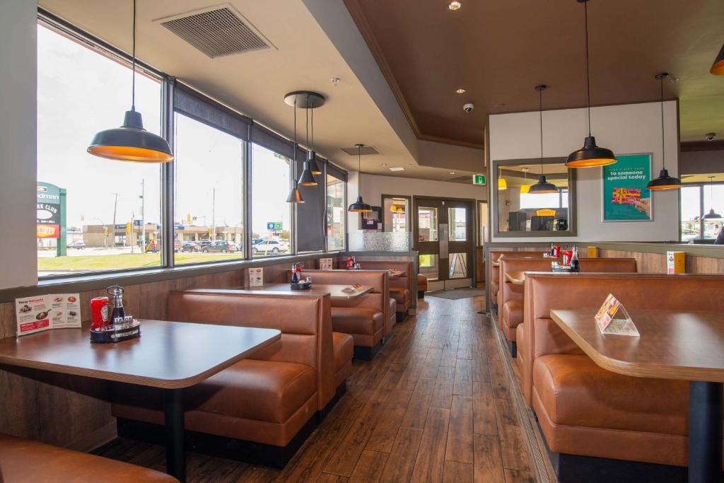 Sandman Hotel Saskatoon - Resim 39