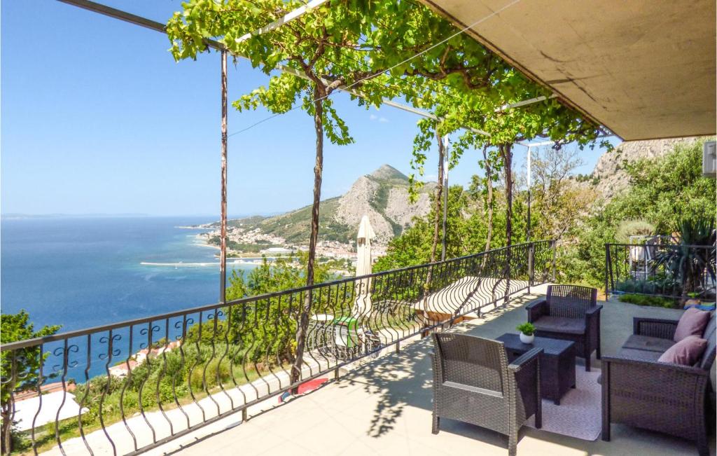 Lovely Apartment In Omis With House Sea View