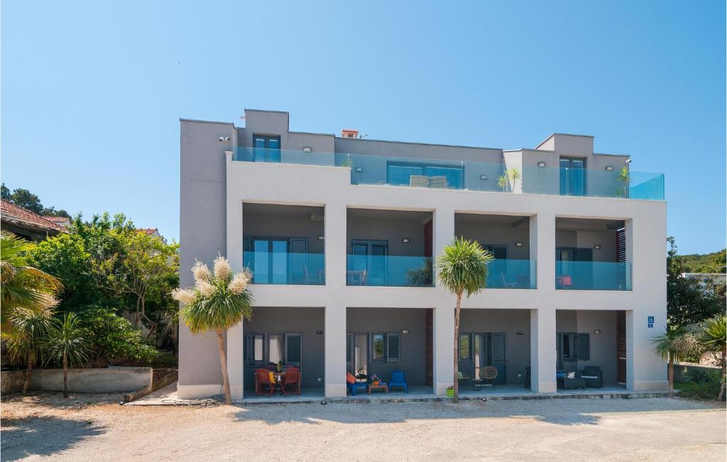2 Bedroom Amazing Apartment In Sutivan