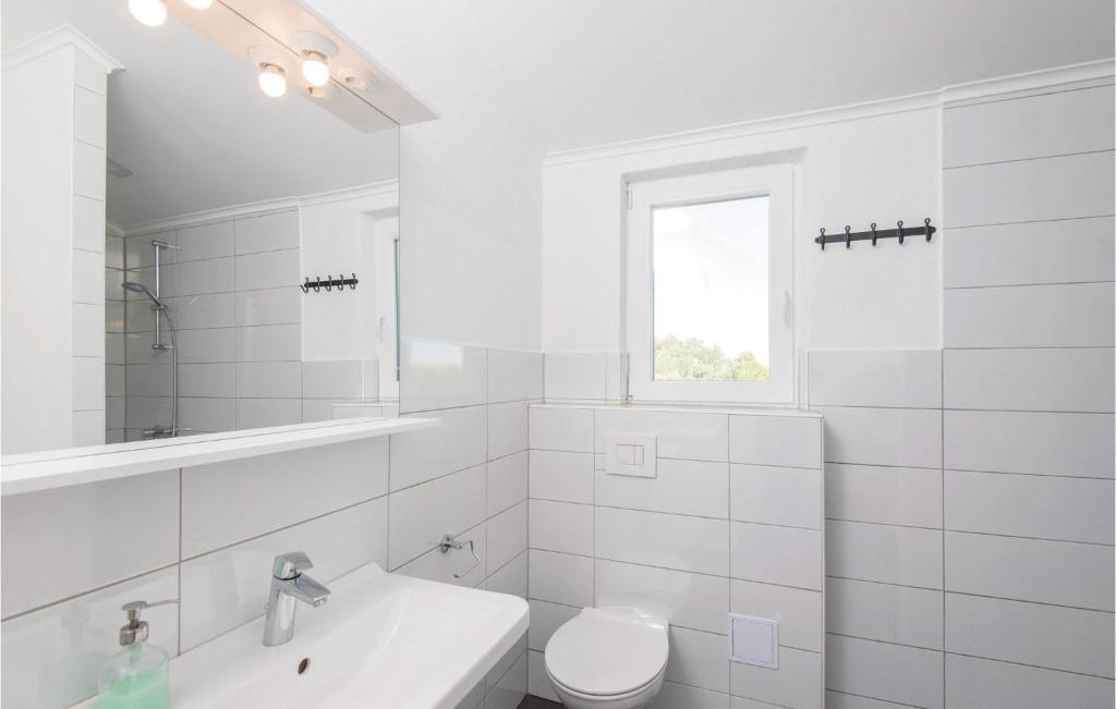 Fotografie z fotogalerie ubytování Three-Bedroom Holiday Home In Zrnovo v destinaci Korčula