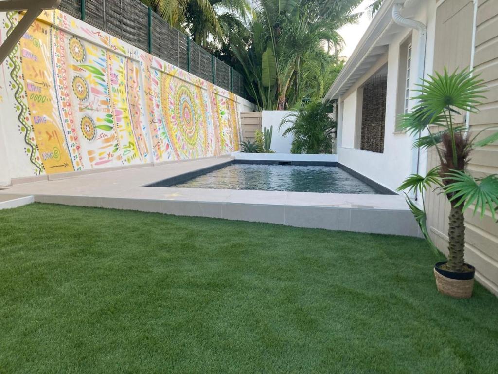 Bazén v ubytování Wahoo lodge, piscine privée, orient bay nebo v jeho okolí
