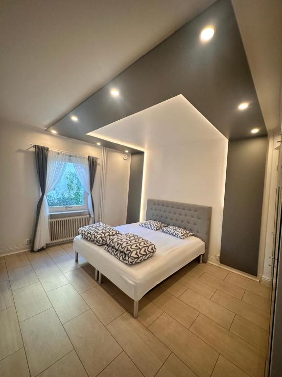 Postel nebo postele na pokoji v ubytování Luxury 2 rooms residence at the heart of Borås