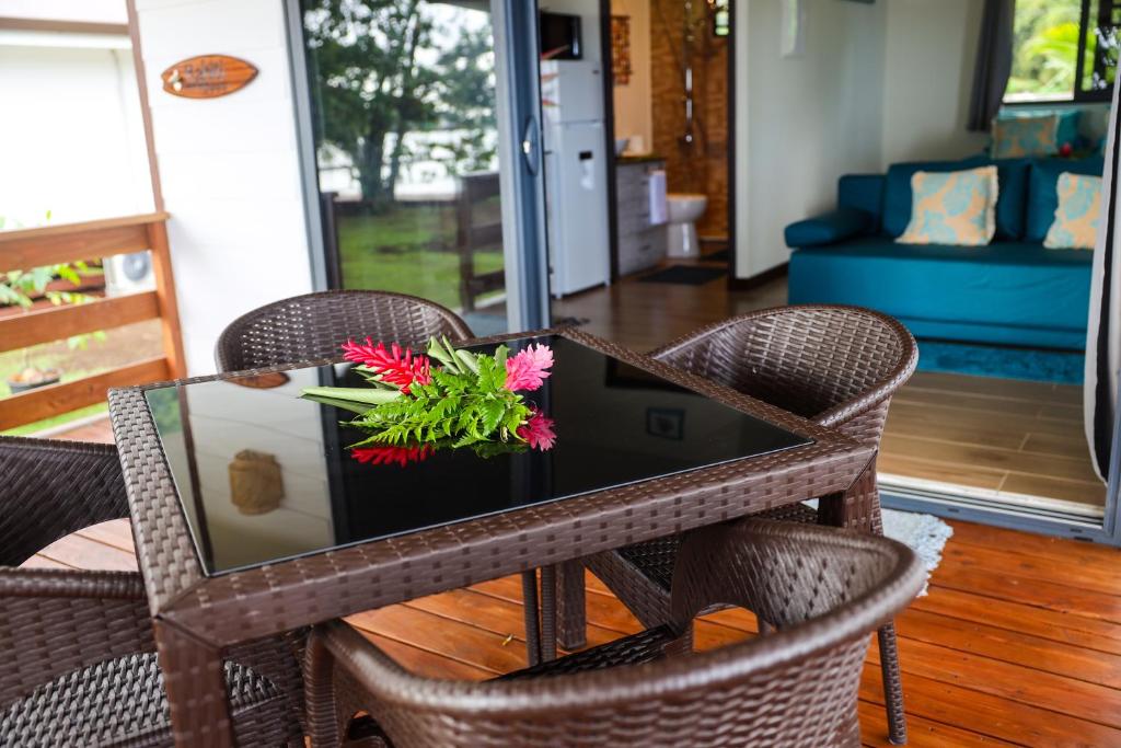 Posezení v ubytování Teahupo'o Wave Lodge