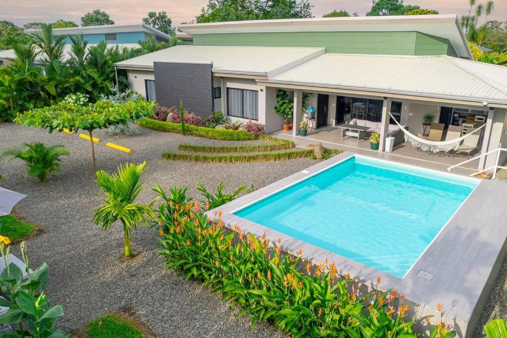 Πισίνα στο ή κοντά στο Villa Margarita - Families Getaway in La Fortuna