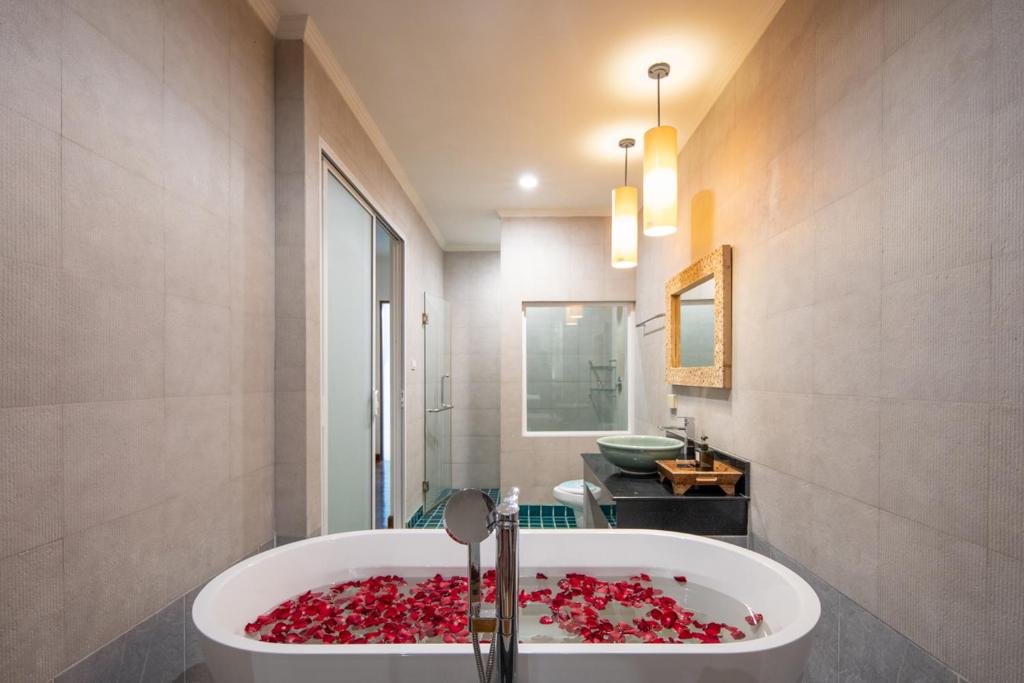 Prima Villas Karon Phuket - Villa Met Een Privézwembad