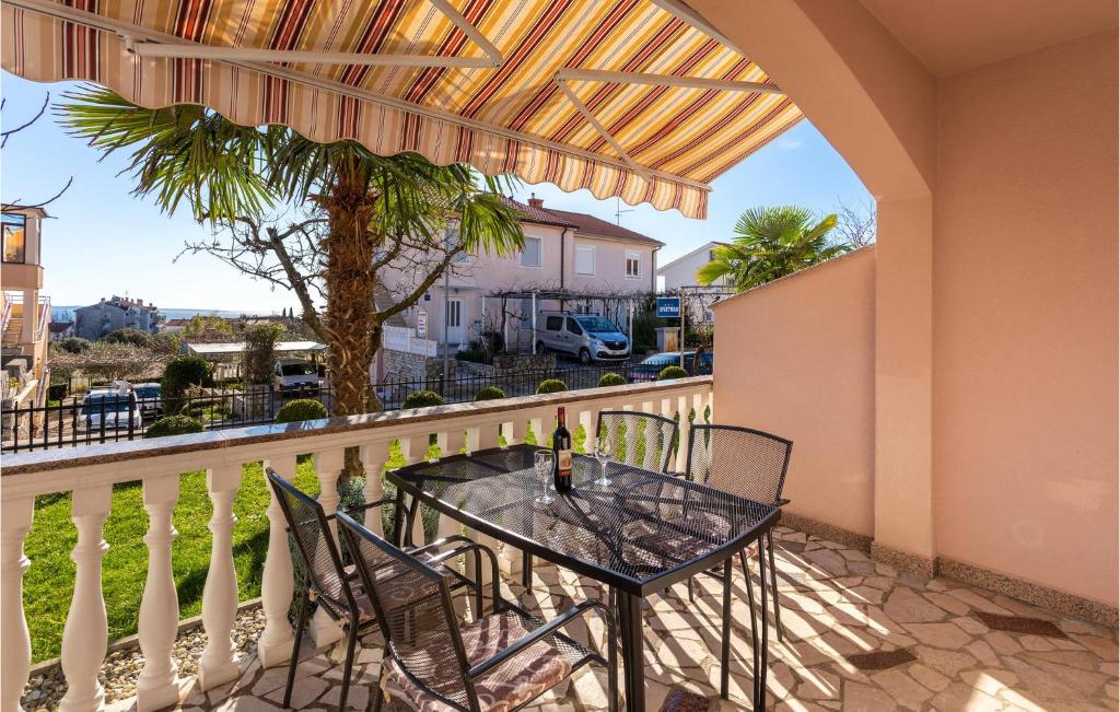 Balkón alebo terasa v ubytovaní Cozy Apartment In Krk With Wifi