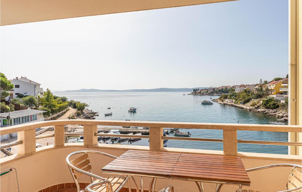 Amazing Apartment In Okrug Gornji With Wifi