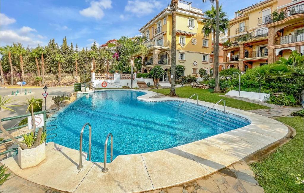 Bazén v ubytovaní 2 Bedroom Lovely Apartment In Mijas alebo v jeho blízkosti