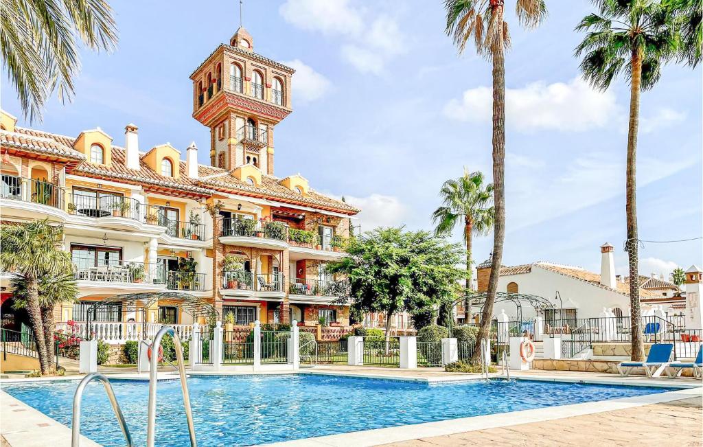 Bazén v ubytovaní 2 Bedroom Lovely Apartment In Mijas alebo v jeho blízkosti