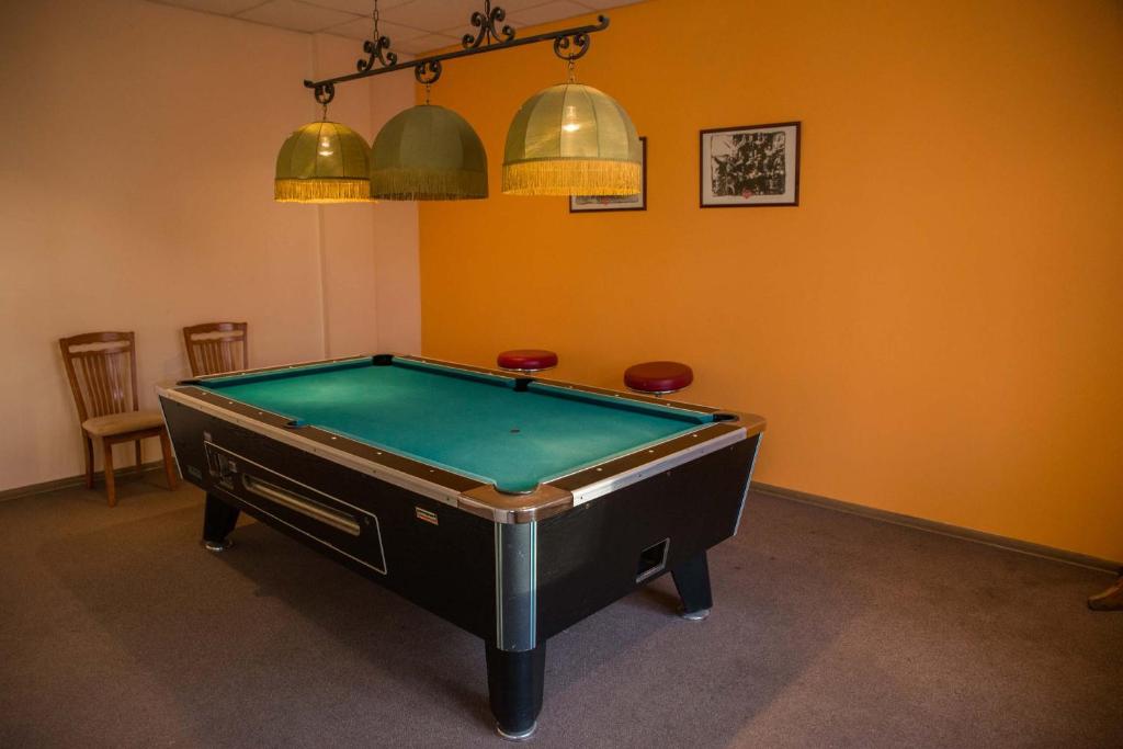 Biliár nebo kulečník v ubytování Ankur Hotell