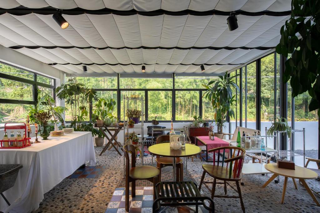 Restaurace v ubytování Vretreats yunxishang Boutique Hotel