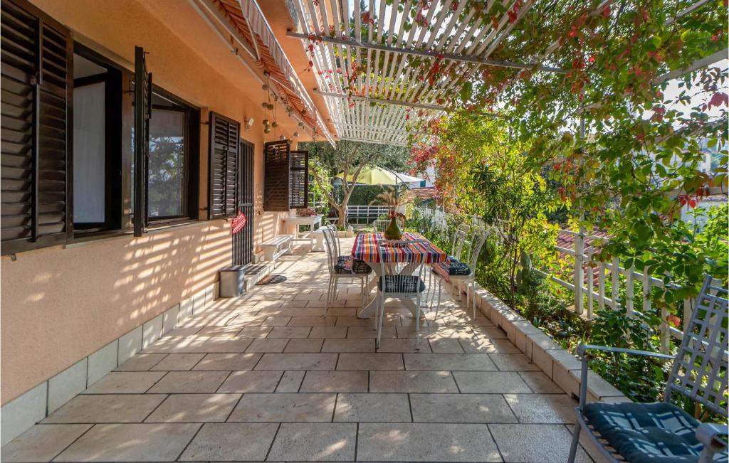 Balkón alebo terasa v ubytovaní Beautiful Apartment In Novi Vinodolski