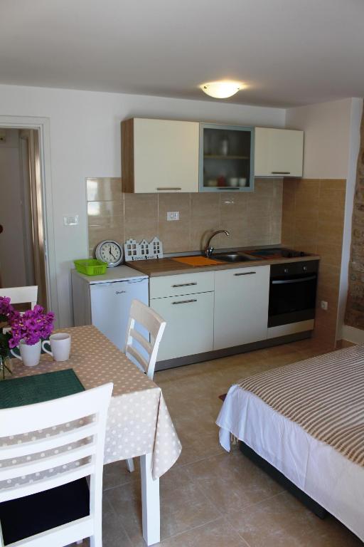 Kuchyňa alebo kuchynka v ubytovaní Apartment La Luna