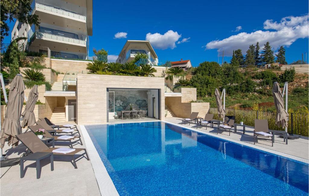 Bazén v ubytovaní Awesome Apartment In Krk With Wifi alebo v jeho blízkosti