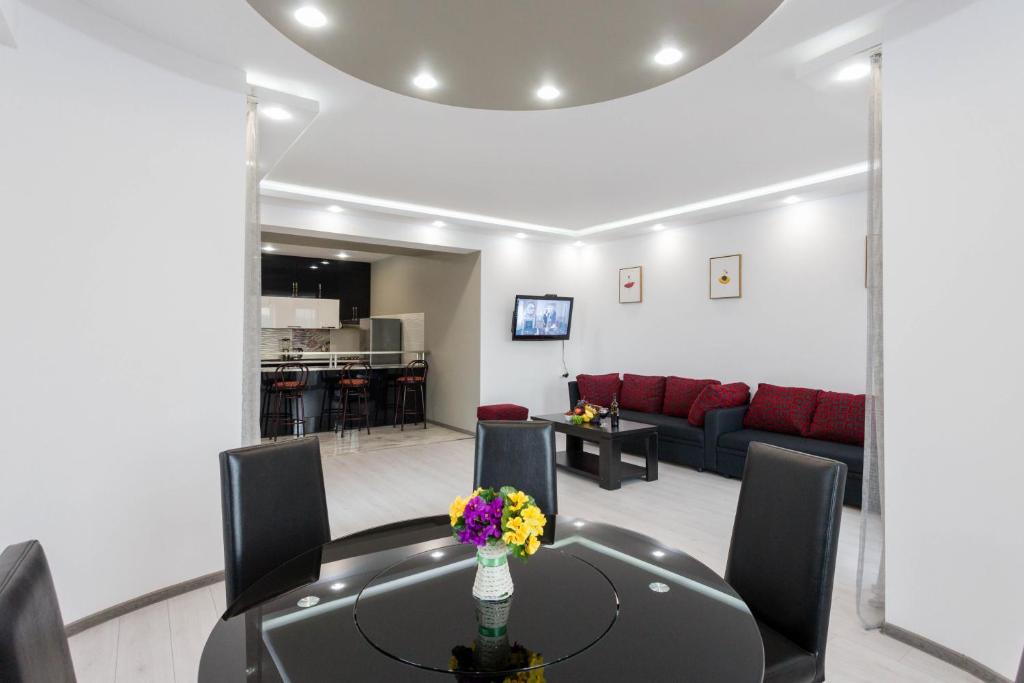 Η κουζίνα ή μικρή κουζίνα στο Shevchenko Residence