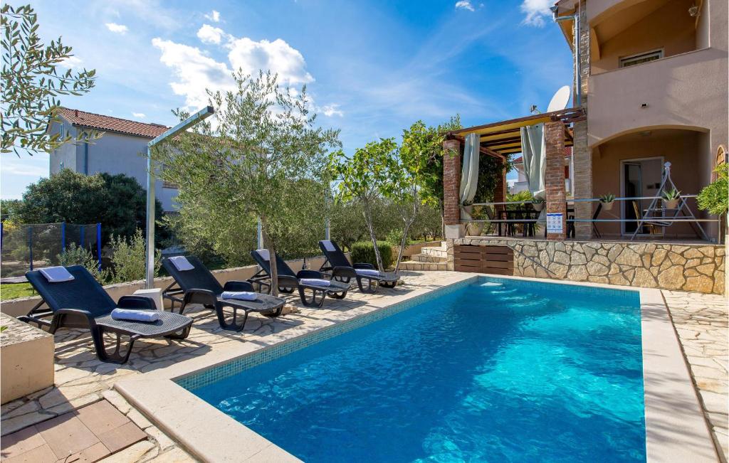Basen w obiekcie Stunning Home In Pinezici With Kitchen lub w pobliżu