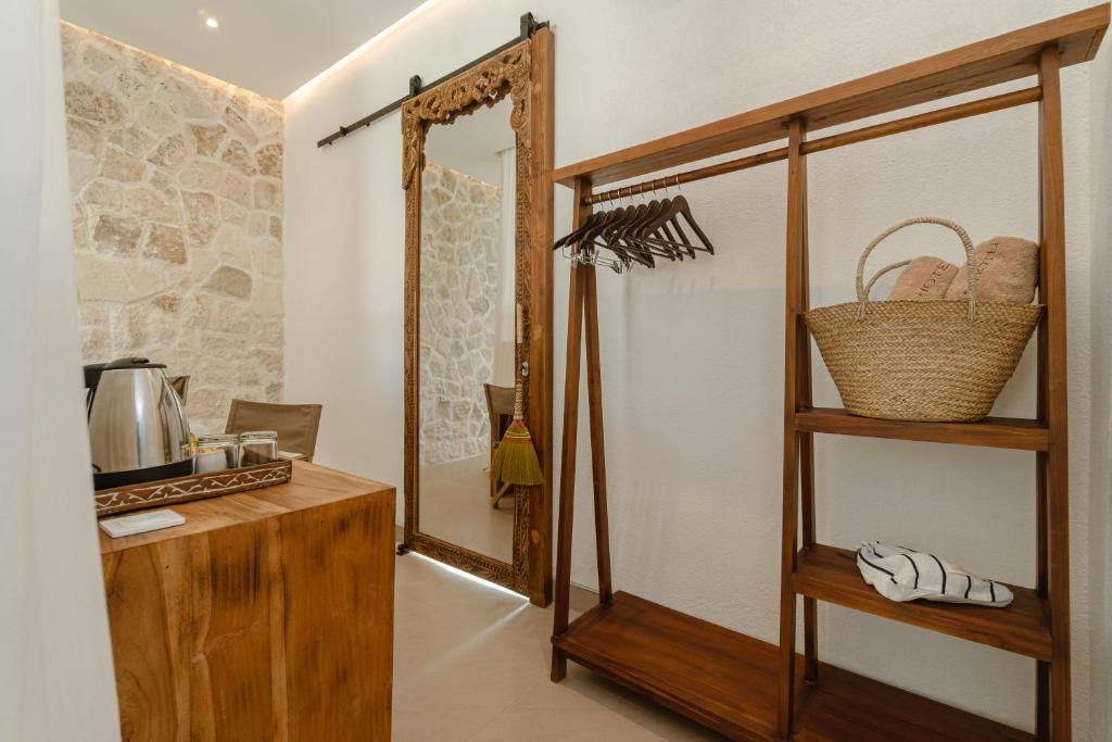 Kuchyň nebo kuchyňský kout v ubytování The Balangan Hotel