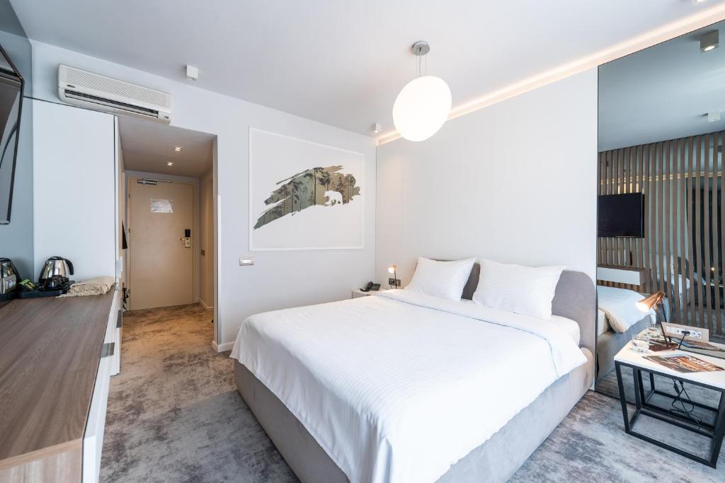 
Deluxe Double Room with Balcony and Spa Access
