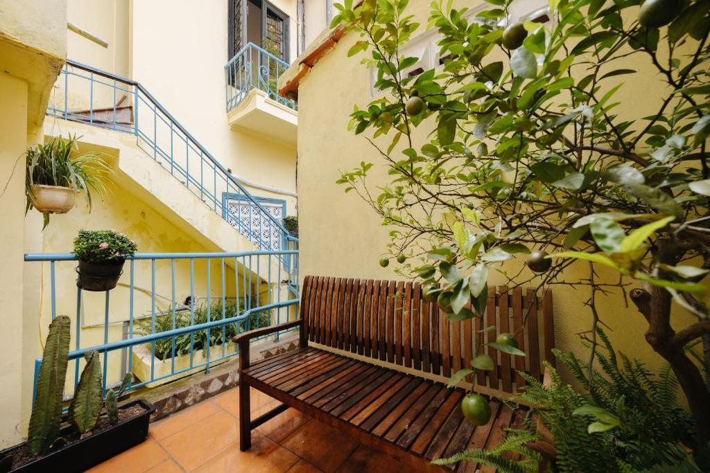 Balkón nebo terasa v ubytování Homestay and Eggcoffee Central Hanoi Old Quarter