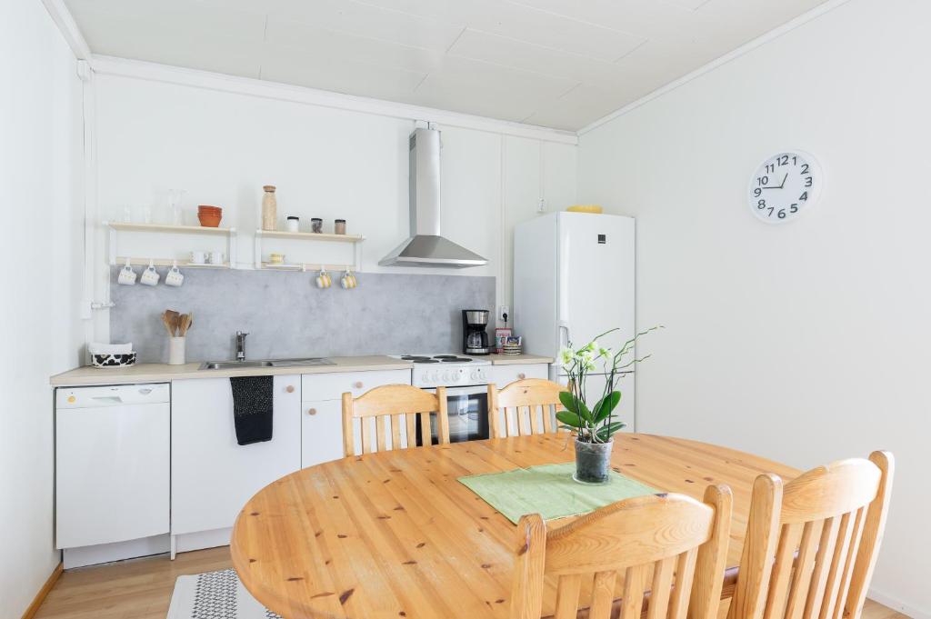 Majoituspaikan Kangaskoti keittiö tai keittotila